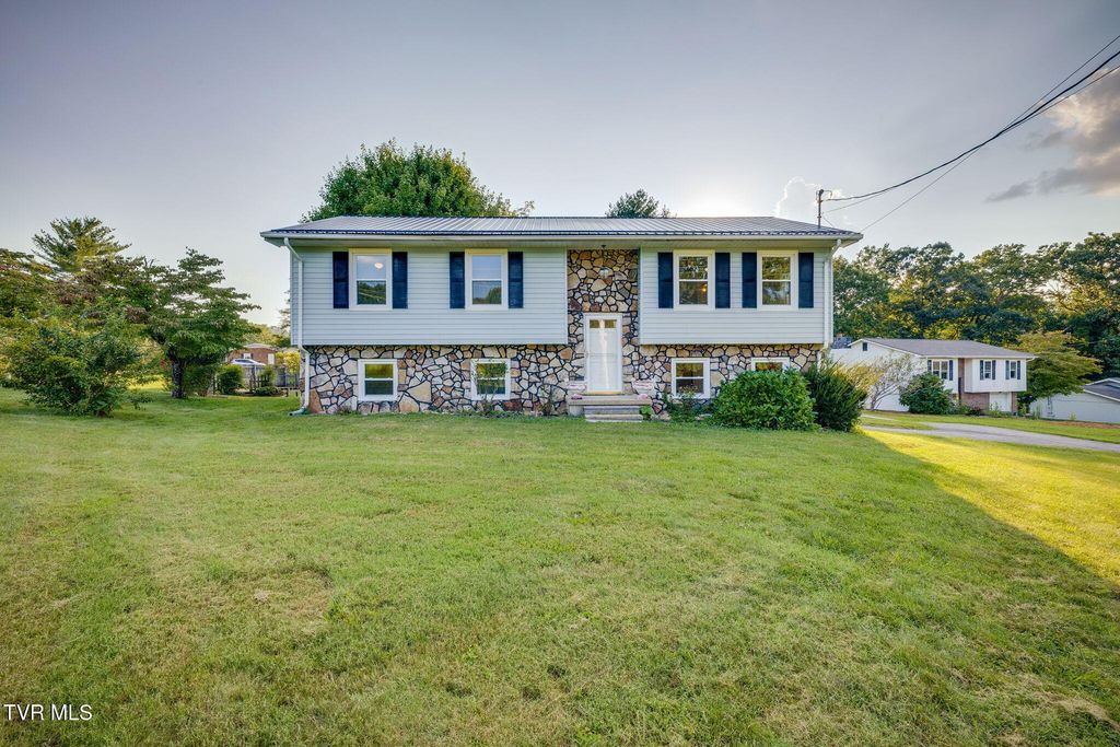 101 Popular Grove Road, Elizabethton, TN 37643