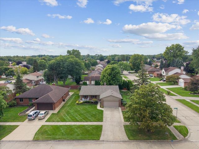 31656 Twin Oaks Drive, Chesterfield, MI 48047