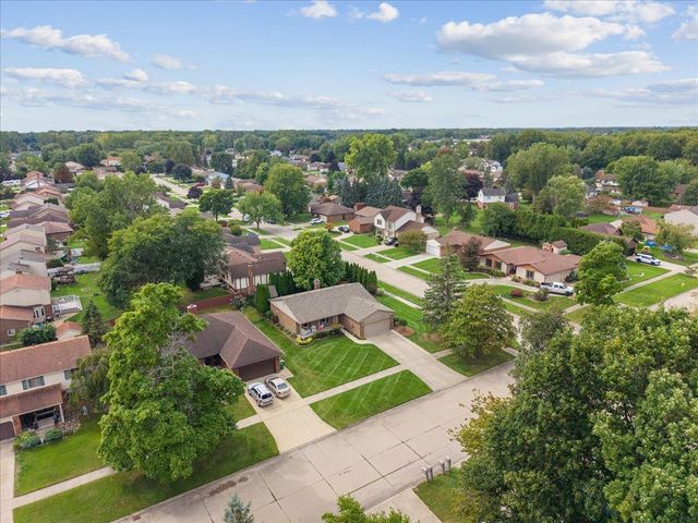31656 Twin Oaks Drive, Chesterfield, MI 48047