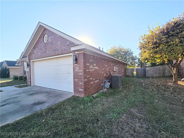 2709 Quarry Drive, Van Buren, AR 72956
