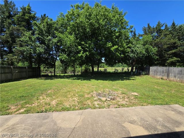 2709 Quarry Drive, Van Buren, AR 72956