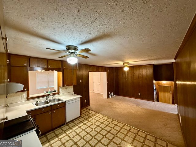 6641 Londonderry Drive, Morrow, GA 30260
