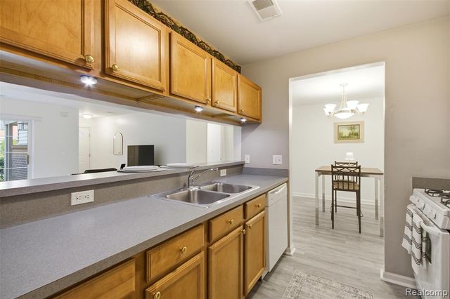 20656 Dunham Rd Road 18, Clinton Township, MI 48038
