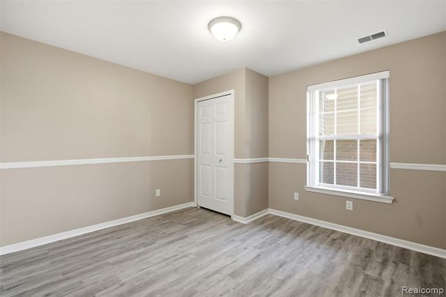 20656 Dunham Rd Road 18, Clinton Township, MI 48038