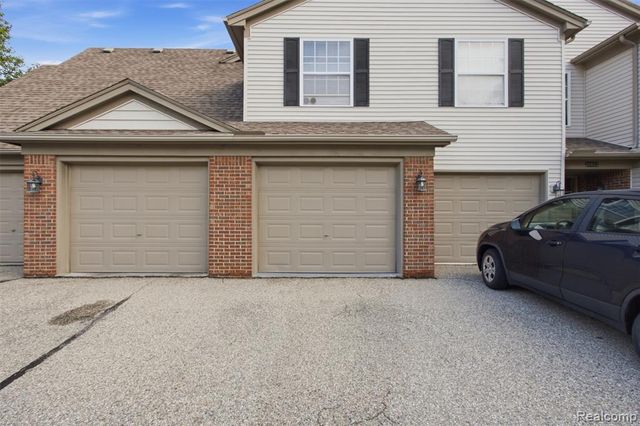 20656 Dunham Rd Road 18, Clinton Township, MI 48038