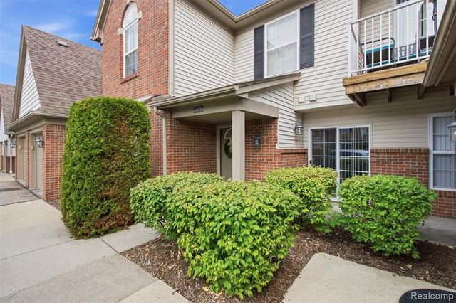 20656 Dunham Rd Road 18, Clinton Township, MI 48038