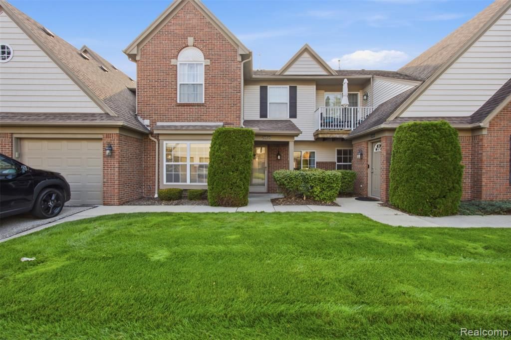 20656 Dunham Rd Road 18, Clinton Township, MI 48038