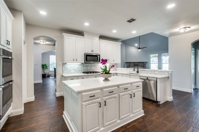 1805 Canyon Creek Drive, Mckinney, TX 75072