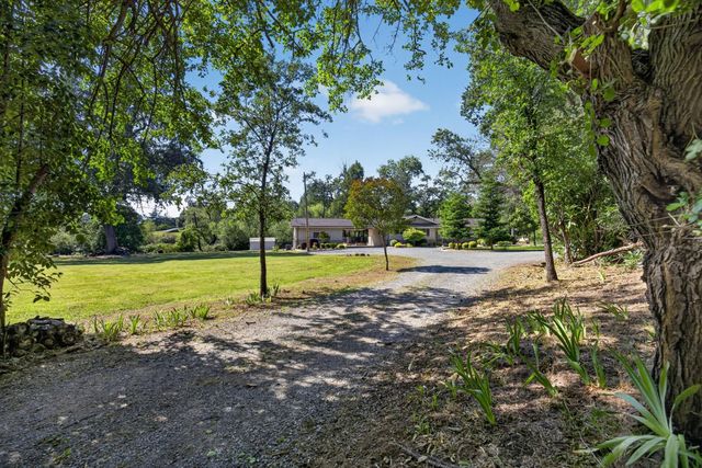6417 Colwell Rd, Penryn, CA 95663