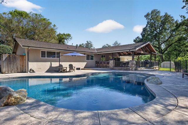 6417 Colwell Rd, Penryn, CA 95663
