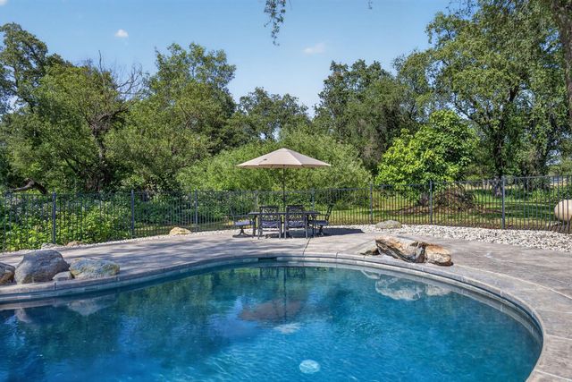 6417 Colwell Rd, Penryn, CA 95663