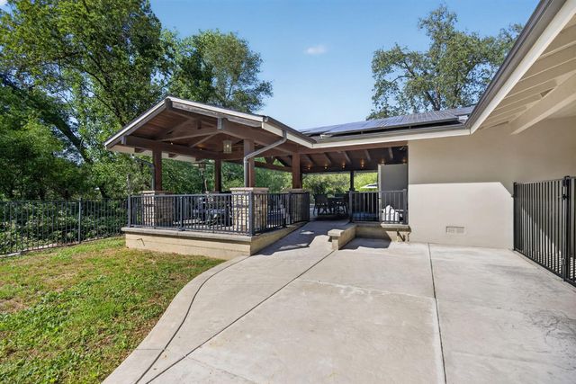 6417 Colwell Rd, Penryn, CA 95663
