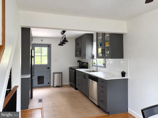 1414 D ST, Woodbridge, VA 22191