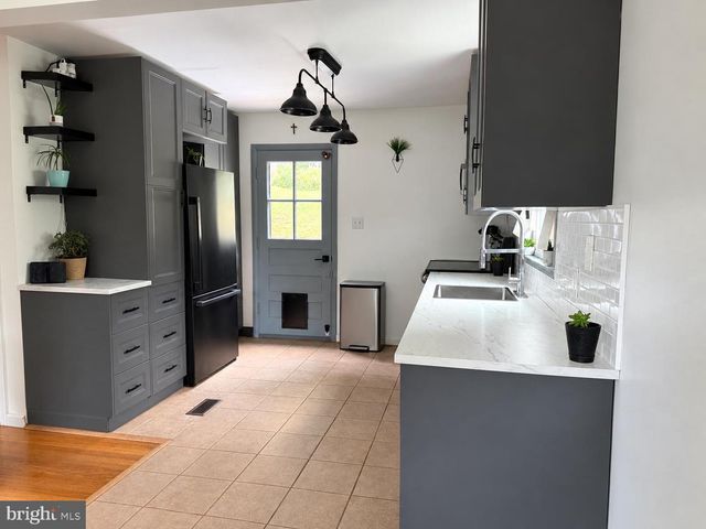 1414 D ST, Woodbridge, VA 22191