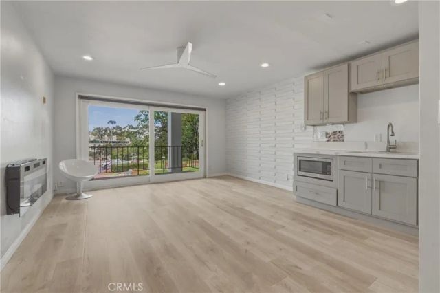 101 Scholz 225, Newport Beach, CA 92663