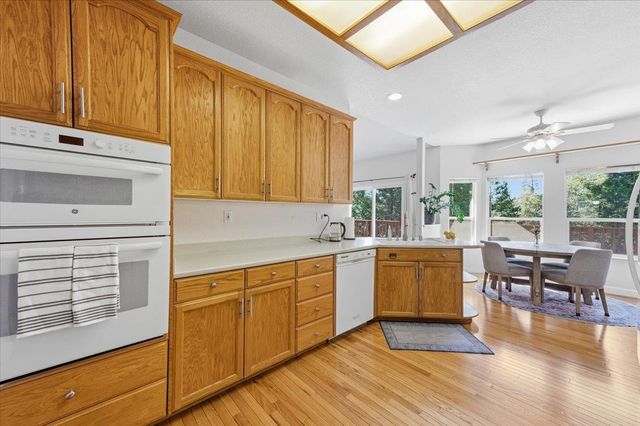 132 Picadilly Ln, Grass Valley, CA 95949