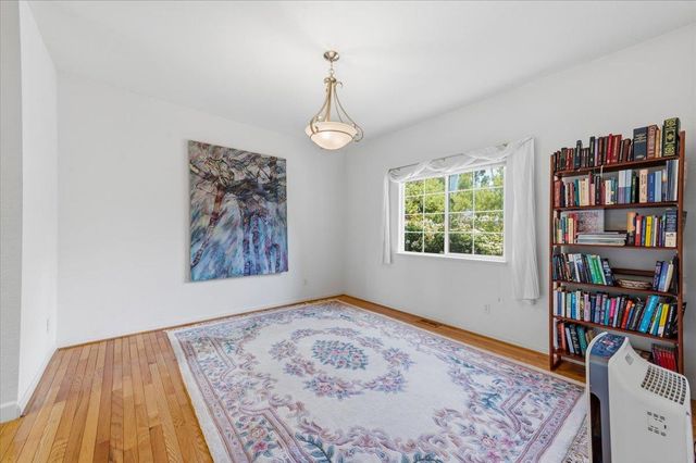 132 Picadilly Ln, Grass Valley, CA 95949