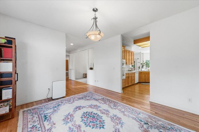 132 Picadilly Ln, Grass Valley, CA 95949