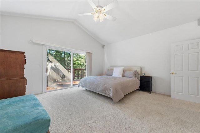 132 Picadilly Ln, Grass Valley, CA 95949