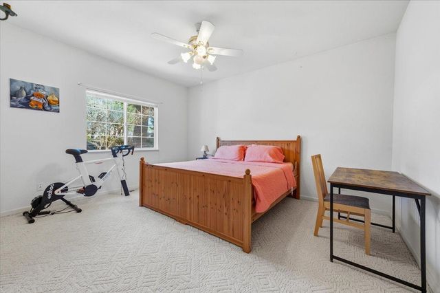 132 Picadilly Ln, Grass Valley, CA 95949