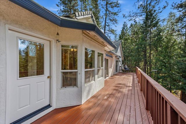 132 Picadilly Ln, Grass Valley, CA 95949