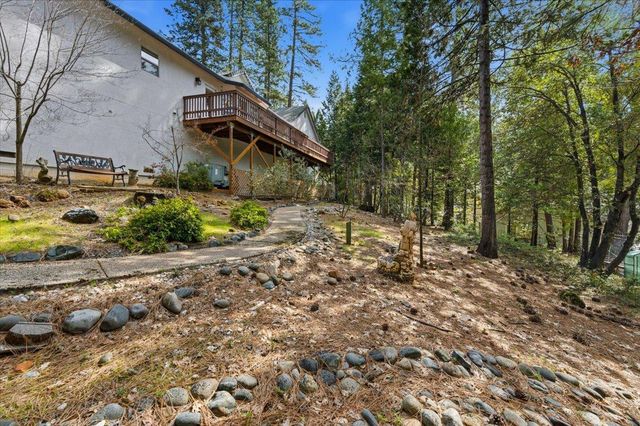 132 Picadilly Ln, Grass Valley, CA 95949
