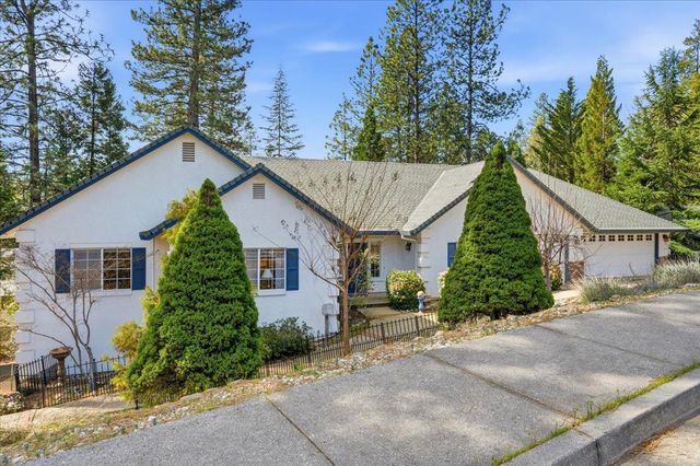 132 Picadilly Ln, Grass Valley, CA 95949