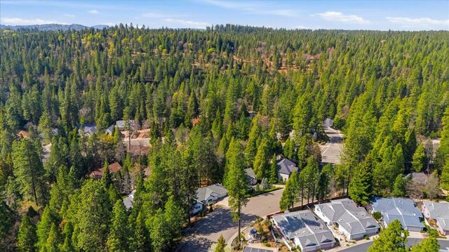 132 Picadilly Ln, Grass Valley, CA 95949