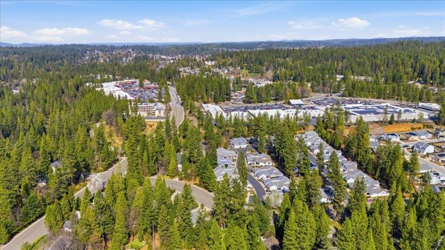 132 Picadilly Ln, Grass Valley, CA 95949