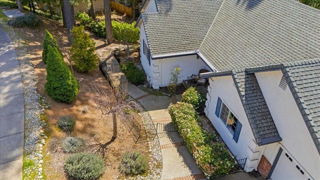 132 Picadilly Ln, Grass Valley, CA 95949