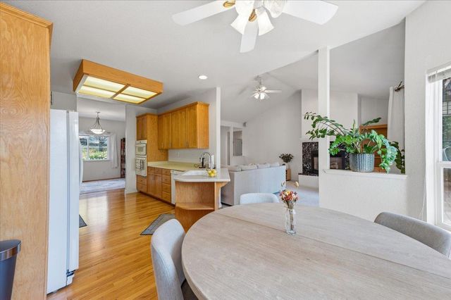 132 Picadilly Ln, Grass Valley, CA 95949