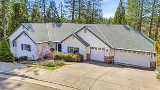 132 Picadilly Ln, Grass Valley, CA 95949