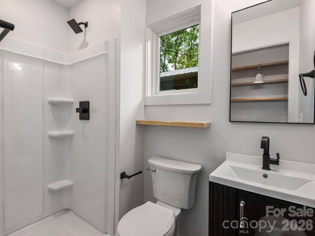 30 Pine Road, Asheville, NC 28805