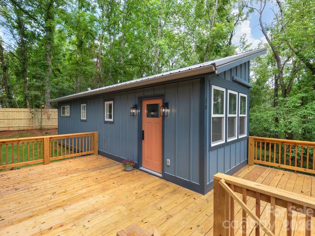 30 Pine Road, Asheville, NC 28805