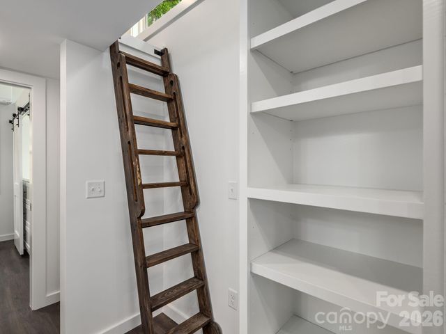 30 Pine Road, Asheville, NC 28805