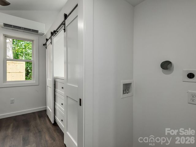 30 Pine Road, Asheville, NC 28805