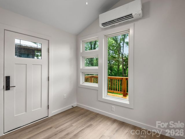30 Pine Road, Asheville, NC 28805