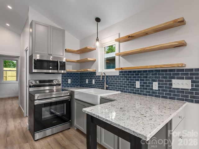 30 Pine Road, Asheville, NC 28805