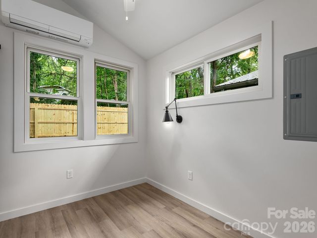 30 Pine Road, Asheville, NC 28805
