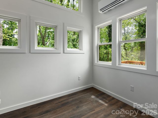 30 Pine Road, Asheville, NC 28805