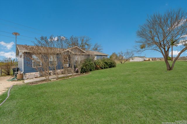 2760 Pioneer Rd, Marion, TX 78124