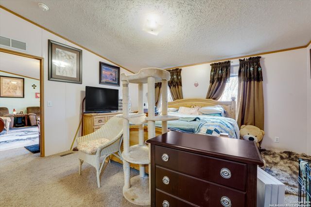 2760 Pioneer Rd, Marion, TX 78124