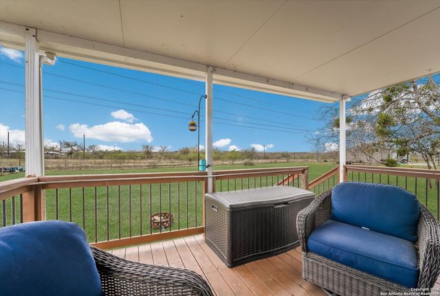 2760 Pioneer Rd, Marion, TX 78124