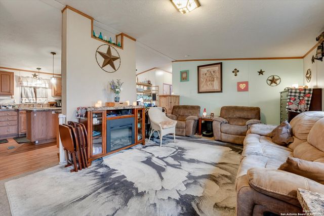 2760 Pioneer Rd, Marion, TX 78124