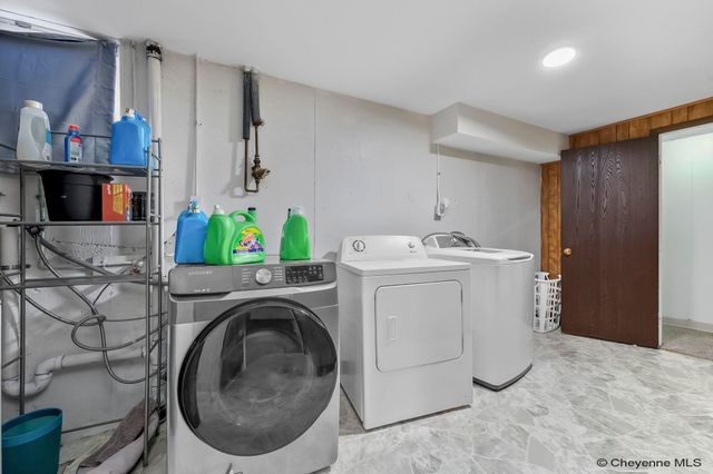 147 AHRENS AVE, Cheyenne, WY 82007