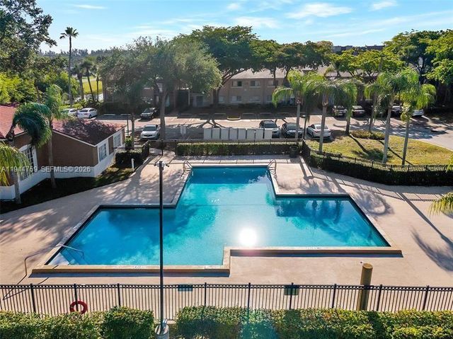 1141 Lake Victoria Dr E, West Palm Beach, FL 33411