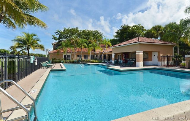 1141 Lake Victoria Dr E, West Palm Beach, FL 33411