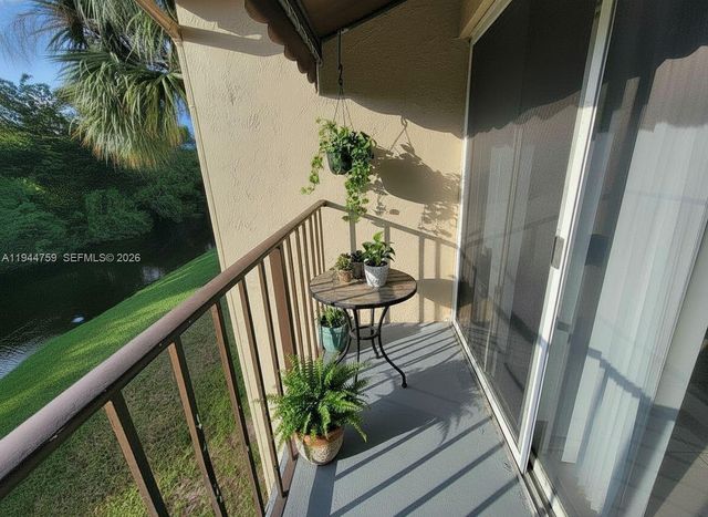 1141 Lake Victoria Dr E, West Palm Beach, FL 33411