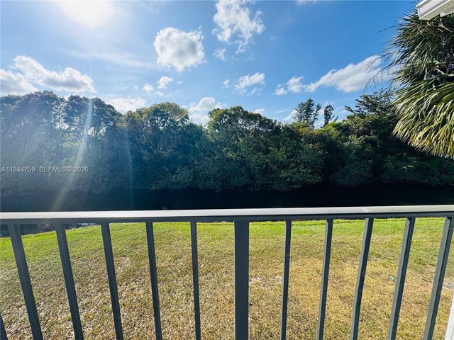 1141 Lake Victoria Dr E, West Palm Beach, FL 33411