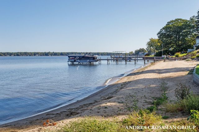 1933 South Shore Drive, Holland, MI 49423